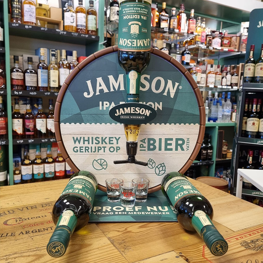Jameson-whiskey-gerijpt-op-bier-